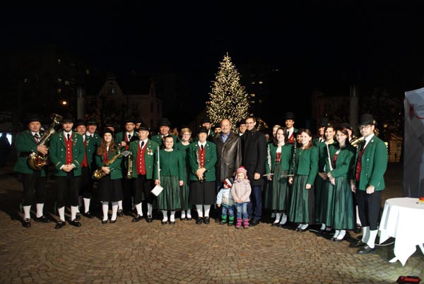 Uebergabe_Hoerbranzer_Weihnachtsbaum_an_Landhaus_Bregenz_2016-11-24_DSC02389.jpg